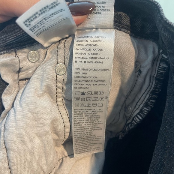 Levi’s Distressed Hem Black/Gray Wash Jeans Size 27 100% Cotton Frayed Hemline - Picture 7 of 9